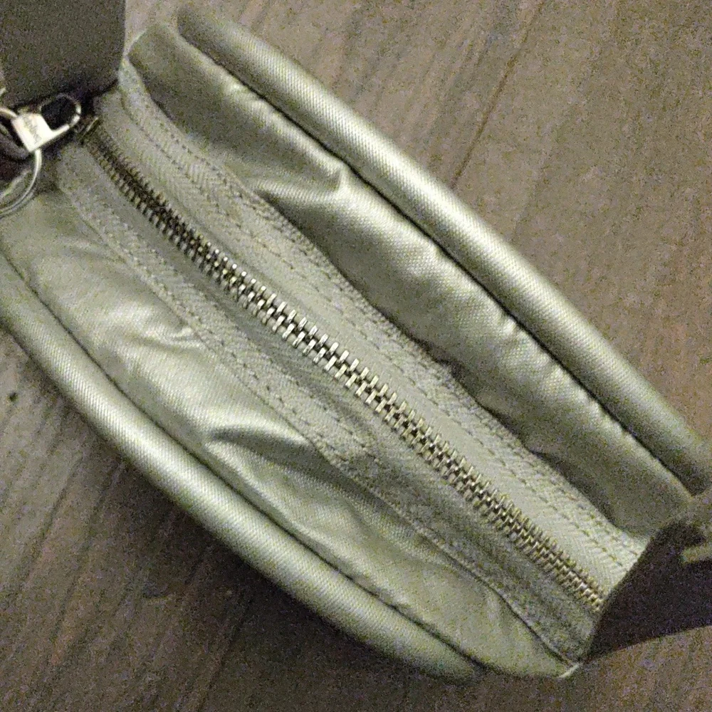 Kipling's "Jesper" Crossbody - Picture 6 of 10